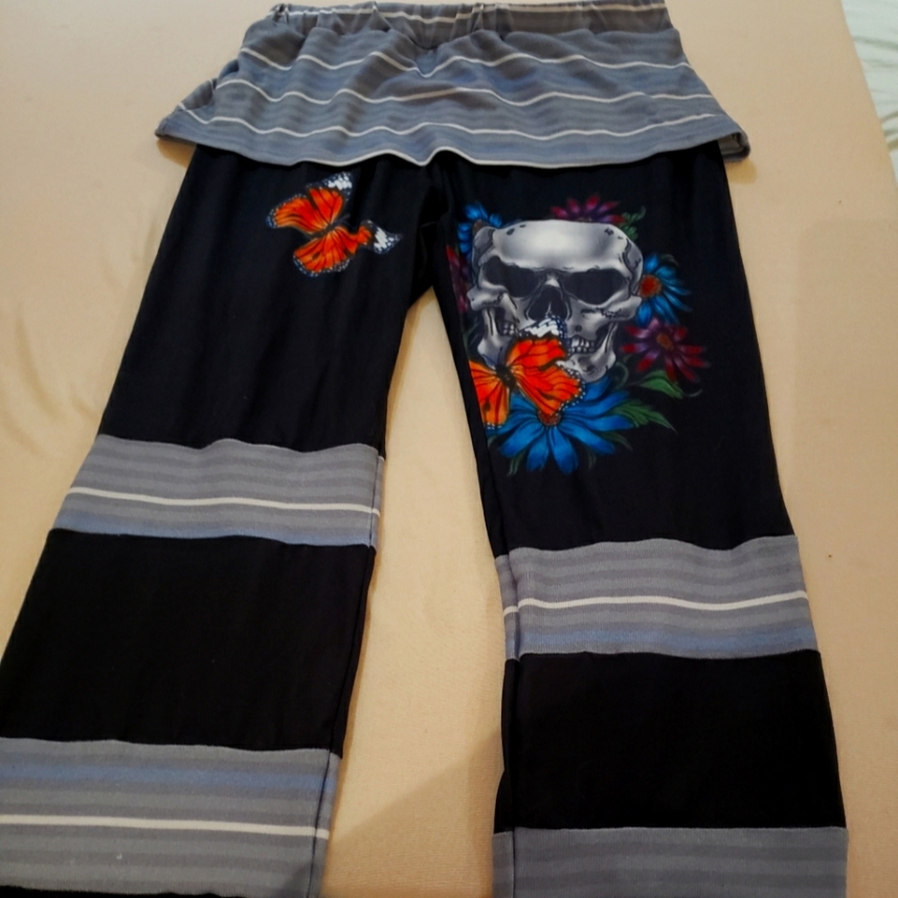 Women's size 1x Skull/butterfly lounge pants